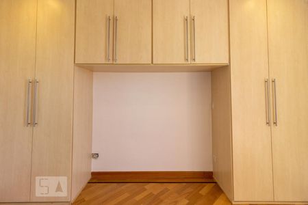 Apartamento à venda com 81m², 3 quartos e 2 vagasSuíte