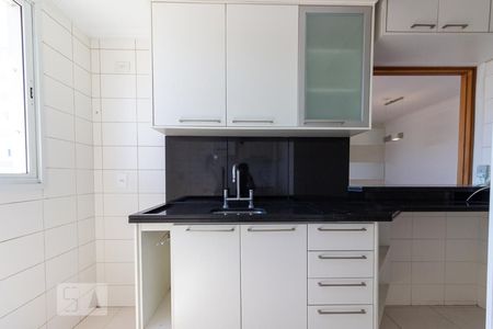Apartamento à venda com 81m², 3 quartos e 2 vagasCozinha
