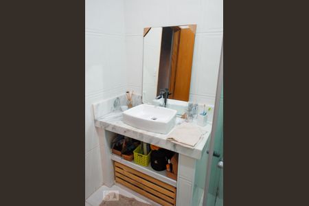 Banheiro de casa à venda com 3 quartos, 106m² em Jardim Palermo, São Bernardo do Campo