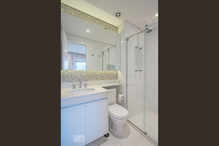 Banheiro de apartamento para alugar com 1 quarto, 45m² em Vila Cordeiro, São Paulo