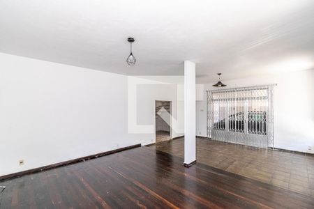 Sala de casa para alugar com 4 quartos, 300m² em Olaria, Rio de Janeiro