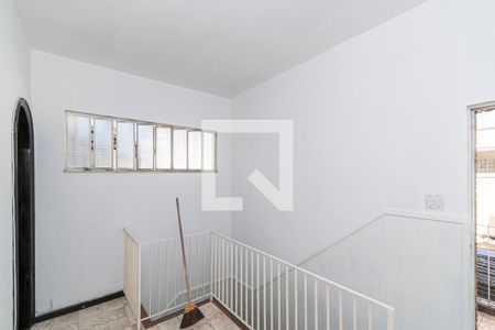 Hall do 2º andar de casa para alugar com 4 quartos, 300m² em Olaria, Rio de Janeiro