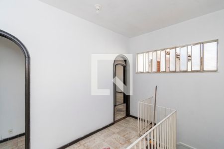 Hall do 2º andar de casa para alugar com 4 quartos, 300m² em Olaria, Rio de Janeiro