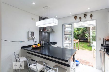 Casa à venda com 160m², 3 quartos e 2 vagas Casa à venda com 160m², 3 quartos e 2 vagasCozinha