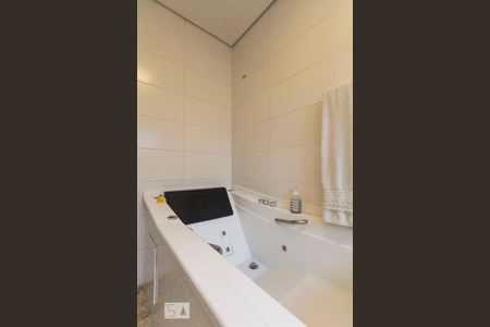 Casa à venda com 160m², 3 quartos e 2 vagas Casa à venda com 160m², 3 quartos e 2 vagasBanheiro Suíte 2