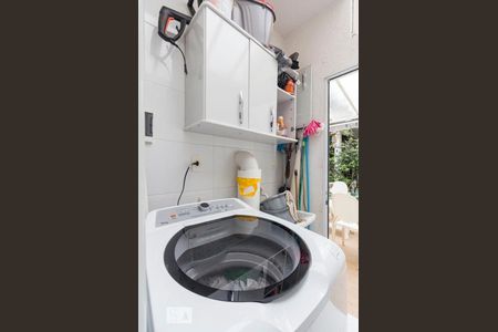 Casa à venda com 160m², 3 quartos e 2 vagas Casa à venda com 160m², 3 quartos e 2 vagasLavanderia