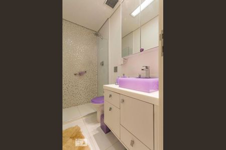 Casa à venda com 160m², 3 quartos e 2 vagas Casa à venda com 160m², 3 quartos e 2 vagasBanheiro Suíte 3