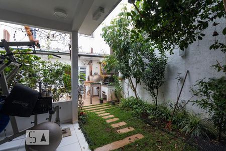 Casa à venda com 160m², 3 quartos e 2 vagas Casa à venda com 160m², 3 quartos e 2 vagasAcademia