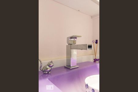 Casa à venda com 160m², 3 quartos e 2 vagas Casa à venda com 160m², 3 quartos e 2 vagasBanheiro Suíte 3