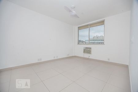 Primeiro Andar - Quarto 1 de apartamento à venda com 2 quartos, 130m² em Santa Rosa, Niterói