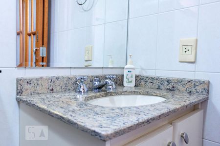 Apartamento à venda com 78m², 2 quartos e 2 vagasBanheiro