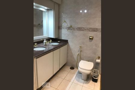 Casa para alugar com 240m², 3 quartos e 2 vagasBanheiro 2