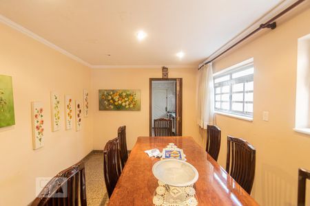 Casa à venda com 250m², 3 quartos e 2 vagasCopa