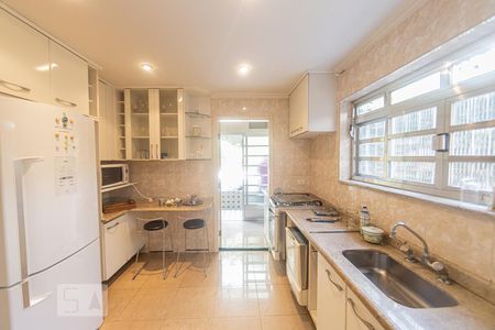 Casa à venda com 250m², 3 quartos e 2 vagasCozinha