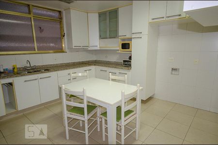 Apartamento à venda com 289m², 3 quartos e 1 vaga Apartamento à venda com 289m², 3 quartos e 1 vagaCozinha