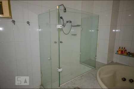 Apartamento à venda com 289m², 3 quartos e 1 vaga Apartamento à venda com 289m², 3 quartos e 1 vagaBanheiro da Suíte