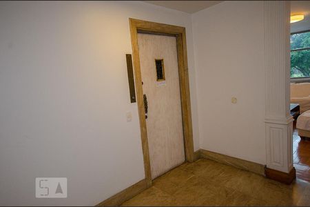 Apartamento à venda com 289m², 3 quartos e 1 vaga Apartamento à venda com 289m², 3 quartos e 1 vagaHall de Entrada