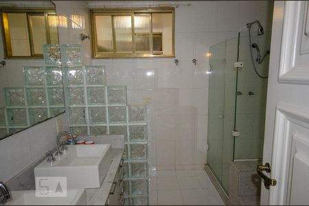 Apartamento à venda com 289m², 3 quartos e 1 vaga Apartamento à venda com 289m², 3 quartos e 1 vagaBanheiro da Suíte