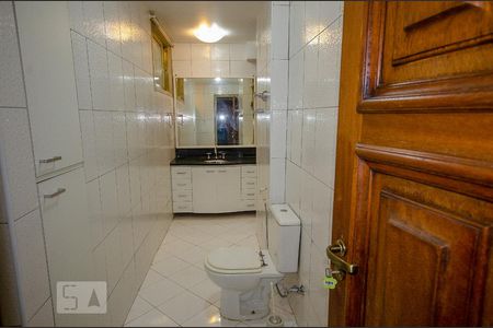Apartamento à venda com 289m², 3 quartos e 1 vaga Apartamento à venda com 289m², 3 quartos e 1 vagaBanheiro 2