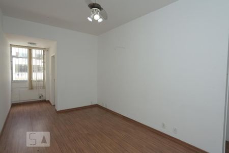 Apartamento para alugar com 68m², 2 quartos e 1 vagaSala