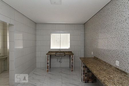 Cozinha de casa para alugar com 2 quartos, 100m² em Vila Invernada, São Paulo