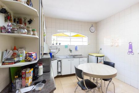 Casa à venda com 244m², 4 quartos e 3 vagasCozinha