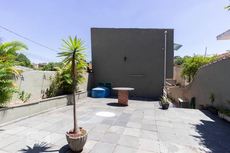 Casa à venda com 244m², 4 quartos e 3 vagasÁrea comum