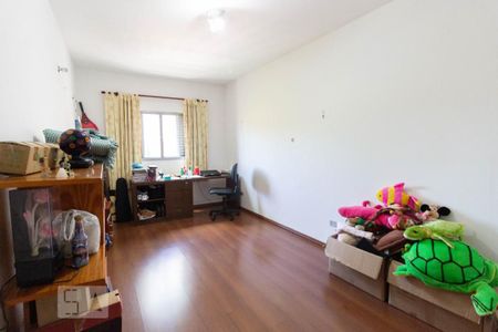 Casa à venda com 244m², 4 quartos e 3 vagasQuarto