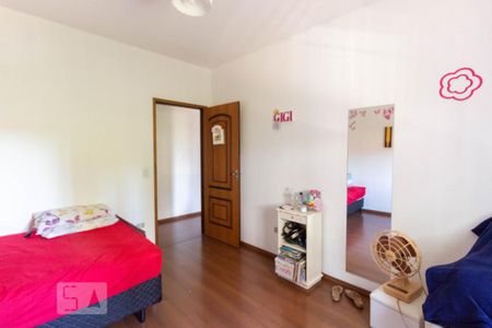 Casa à venda com 244m², 4 quartos e 3 vagasQuarto