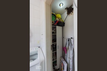 Apartamento à venda com 156m², 4 quartos e 2 vagasCozinha e Área de Serviço (1º andar)