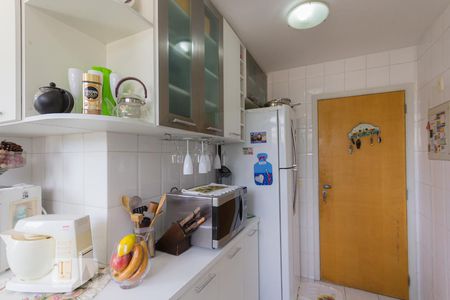Apartamento à venda com 156m², 4 quartos e 2 vagasCozinha e Área de Serviço (1º andar)