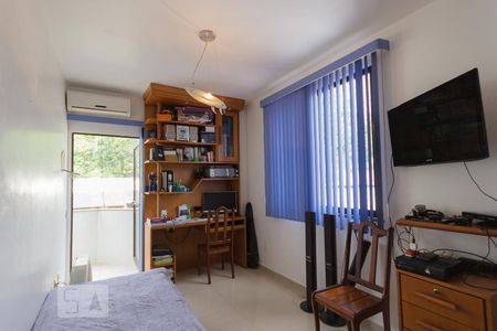 Apartamento à venda com 156m², 4 quartos e 2 vagasQuarto 2 (1º andar)