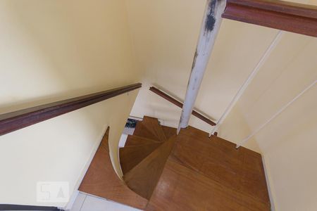 Apartamento à venda com 156m², 4 quartos e 2 vagasEscada (2º andar)