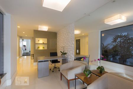 Apartamento à venda com 156m², 4 quartos e 2 vagasHall