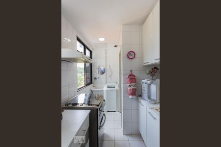 Apartamento à venda com 156m², 4 quartos e 2 vagasCozinha e Área de Serviço (1º andar)