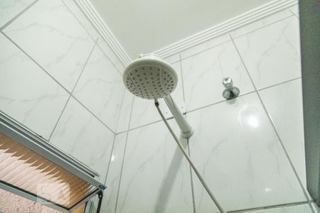 Casa à venda com 125m², 2 quartos e 2 vagasChuveiro