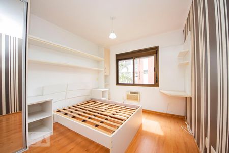 Quarto 1 de apartamento à venda com 2 quartos, 60m² em São João, Porto Alegre