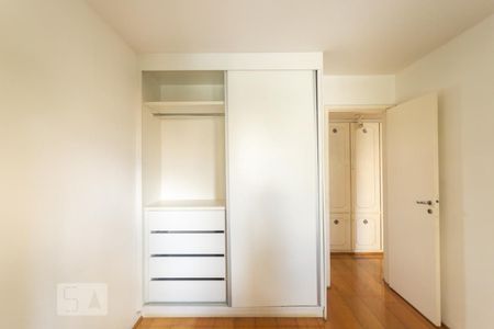 Apartamento para alugar com 100m², 3 quartos e 1 vaga Apartamento para alugar com 100m², 3 quartos e 1 vagaQuarto 2 - Armários