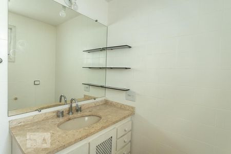 Apartamento para alugar com 100m², 3 quartos e 1 vaga Apartamento para alugar com 100m², 3 quartos e 1 vagaBanheiro do Quarto 3