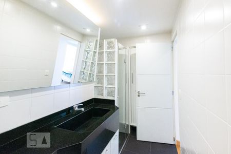 Apartamento à venda com 95m², 2 quartos e 2 vagas Apartamento à venda com 95m², 2 quartos e 2 vagasBanheiro