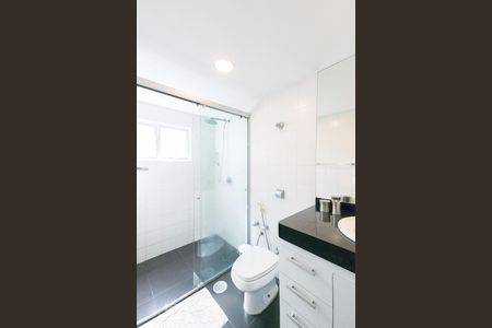 Apartamento à venda com 95m², 2 quartos e 2 vagas Apartamento à venda com 95m², 2 quartos e 2 vagasBanheiro do Quarto 1