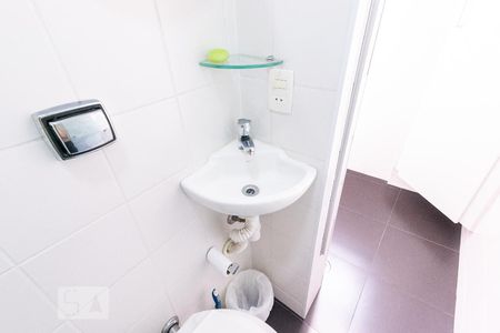 Apartamento à venda com 95m², 2 quartos e 2 vagas Apartamento à venda com 95m², 2 quartos e 2 vagasBanheiro de Serviço - Torneira