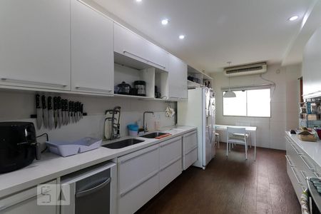 Apartamento à venda com 420m², 5 quartos e 3 vagasCozinha
