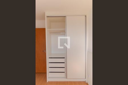 Apartamento para alugar com 43m², 2 quartos e 1 vagaQuarto 01 - Armário