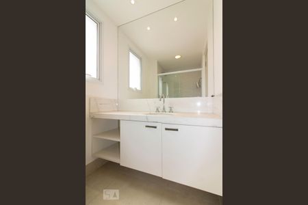 Studio para alugar com 51m², 1 quarto e 1 vaga Studio para alugar com 51m², 1 quarto e 1 vagaBanheiro