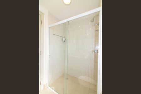 Banheiro de kitnet/studio para alugar com 1 quarto, 51m² em Itaim Bibi, São Paulo
