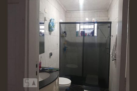 Casa à venda com 180m², 4 quartos e 3 vagas Casa à venda com 180m², 4 quartos e 3 vagasBanheiro