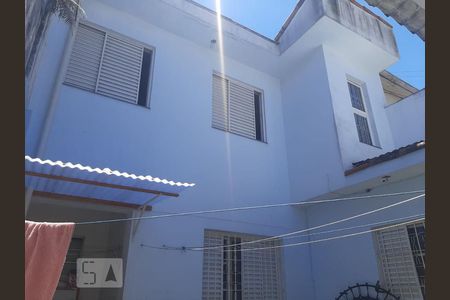 Casa à venda com 180m², 4 quartos e 3 vagas Casa à venda com 180m², 4 quartos e 3 vagasFachada