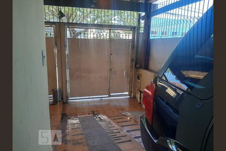 Casa à venda com 180m², 4 quartos e 3 vagas Casa à venda com 180m², 4 quartos e 3 vagasGaragem