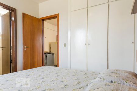 Quarto de kitnet/studio para alugar com 1 quarto, 55m² em Funcionários, Belo Horizonte